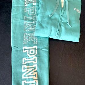 New VS Pink Womens sweatpants and hoodie